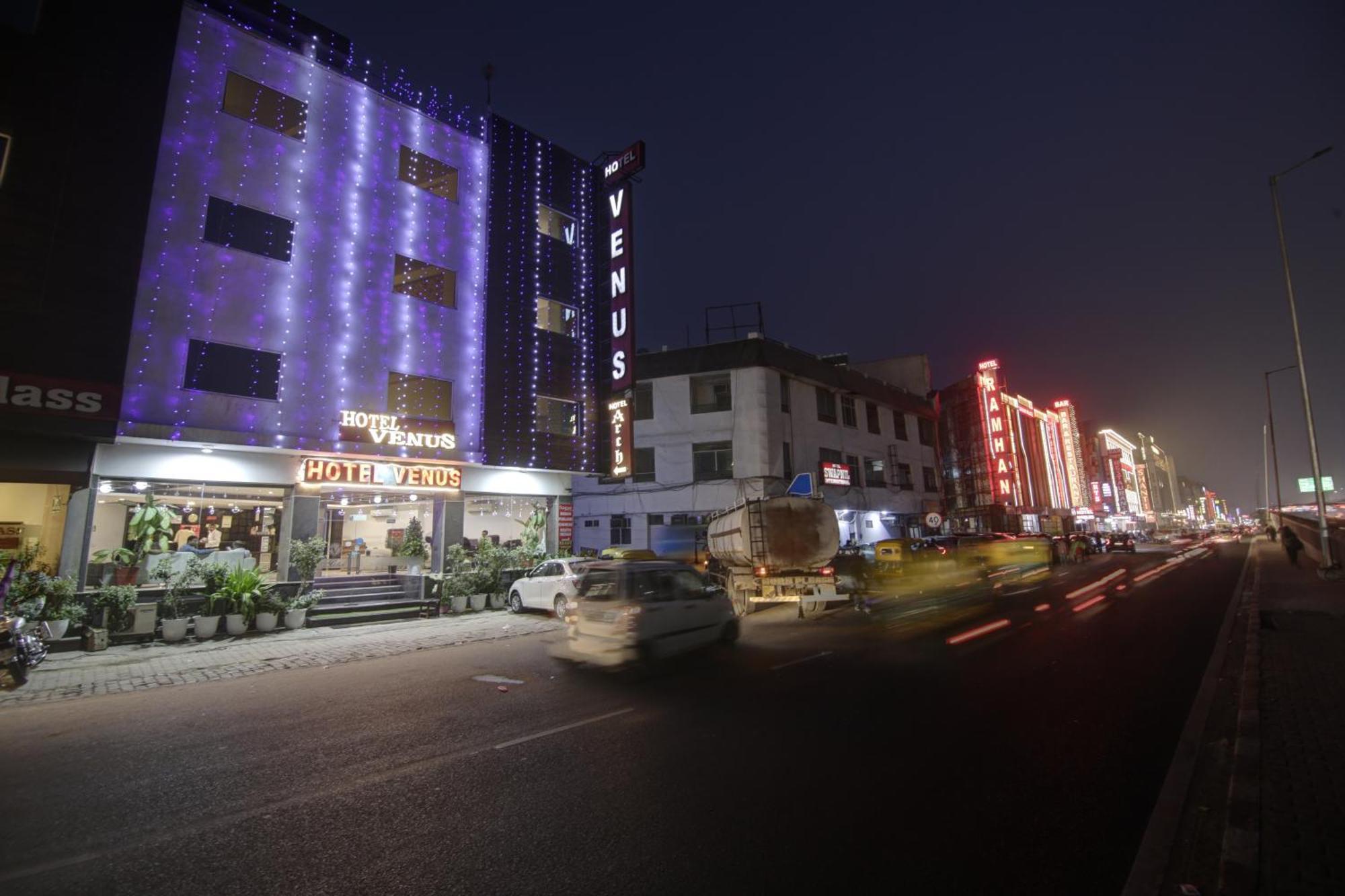 Hotel Venus Plaza Neu-Delhi Exterior foto